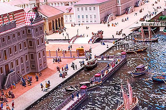 Muzeja modelis "Petrovskaya Aquatoria": apraksts, ekskursijas, fotogrāfijas, apmeklētāju atsauksmes