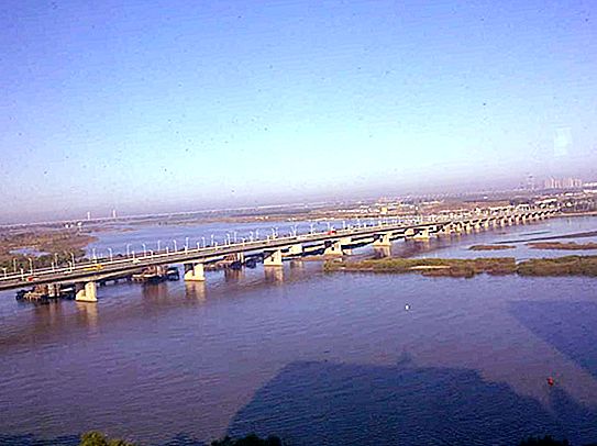 نهر سونغاري في الصين: الوصف ، وميزات الموقع ، والصور