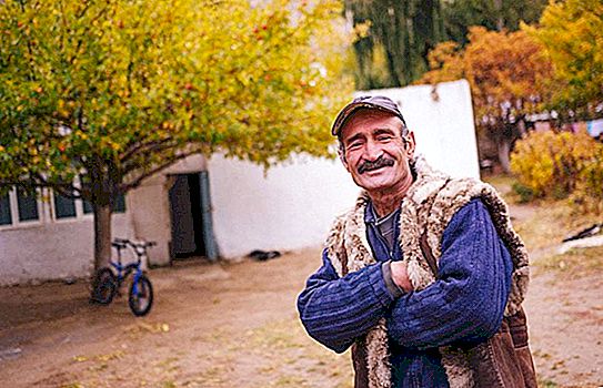 远离文明-正在工作的塔吉克人讲述了他们如何生活在祖国：照片