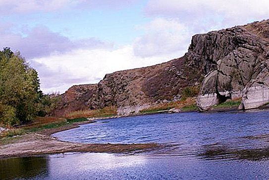 Réservoir d'Iriklinskoe dans la région d'Orenbourg: loisirs et pêche