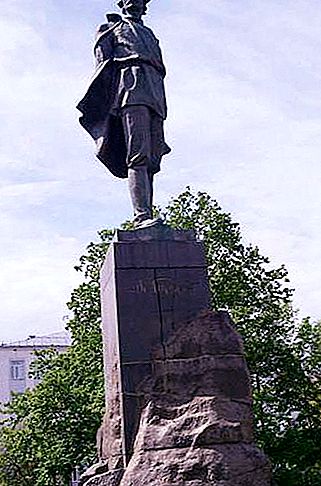 Žemutinis Naugardas, paminklas Maksimui Gorkiui: aprašymas, istorija ir įdomūs faktai