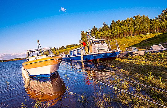 Bureyskoe reservoir: description, features of fishing and recreation