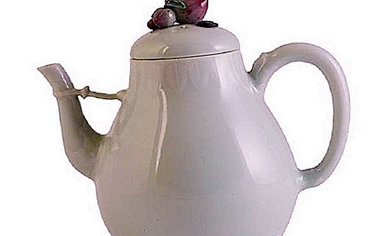 Úspěšný nález: Čajník s trhlinou, který stál roky na polici, byl prodán v aukci za 1,2 milionu dolarů.
