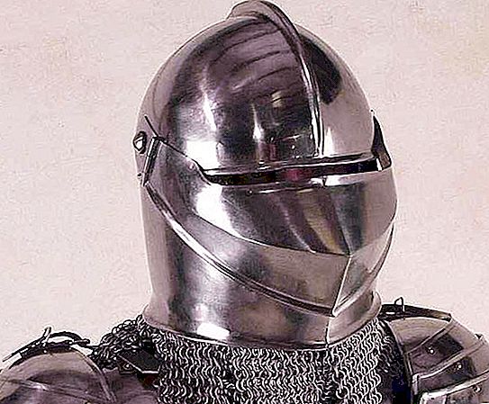 Capacete de cavaleiro e outros tipos de armadura