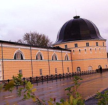 Arhangelsk, Gostiny Dvor: ajalugu, muuseum, näitused