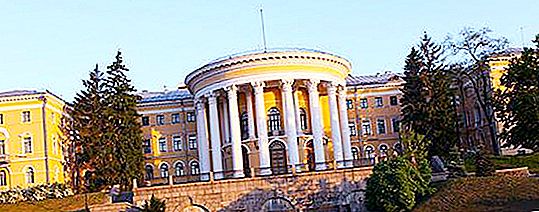 Palacio de octubre (Kiev): historia y arquitectura