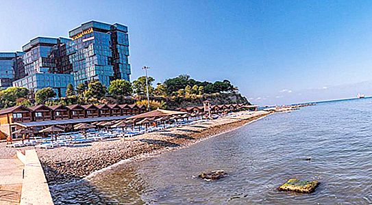 Moving to Anapa for permanent residence: pros and cons, reviews