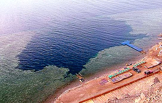 Modrá diera (Červené more, Egypt): opis. "Cintorín Divers"
