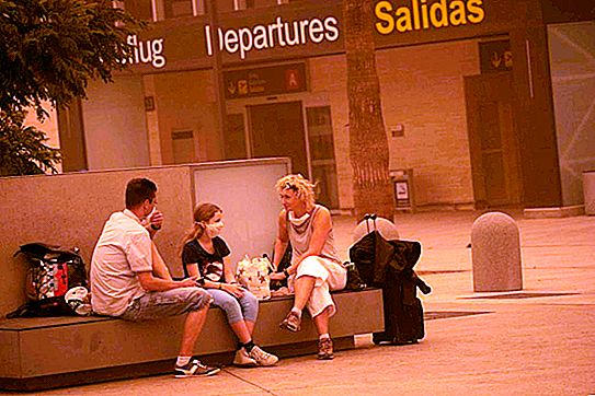 Bị mắc kẹt trong Canaries: Các sân bay ở Quần đảo Canary bị đóng cửa do bão cát nghiêm trọng