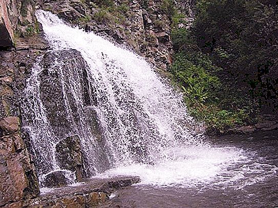 Kamyshlinsky waterfall. Kamyshlinsky waterfall (Altai Mountains): how to get there?