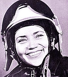 Marina Popovich est pilote d'essai. Biographie