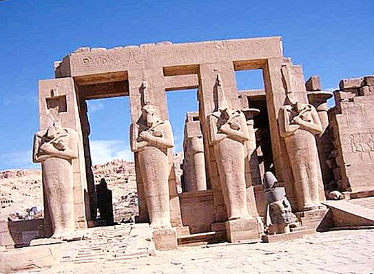 प्राचीन मिस्र का मंदिर - एक बीघे सभ्यता का मोती