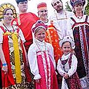 Folkedrakter fra Rusland. Kostumer fra det russiske folk