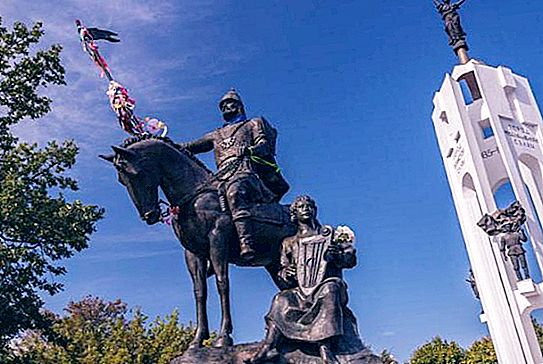 Μνημείο του Peresvet στο Bryansk. Ιστορικά γεγονότα