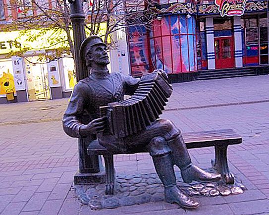 Monumento al acordeón de Saratov: con la esperanza de revivir un instrumento único.