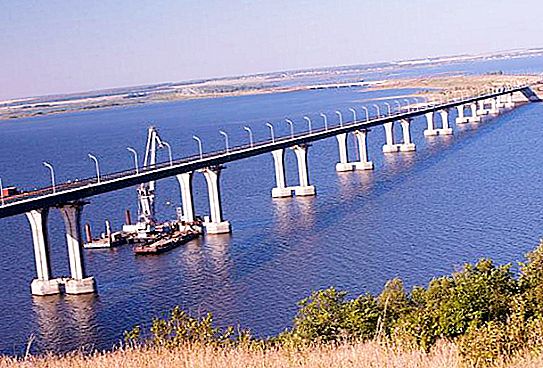 Rusya'daki en büyük köprü hangisidir?