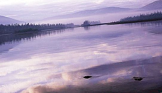 El llac Khantayskoye a la península de Taimyr, al territori de Krasnoyarsk