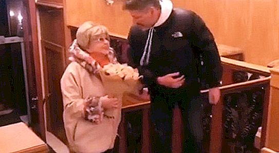 77-year-old Angelina Vovk and 52-year-old Mikhail Kunitsyn went to the registry office