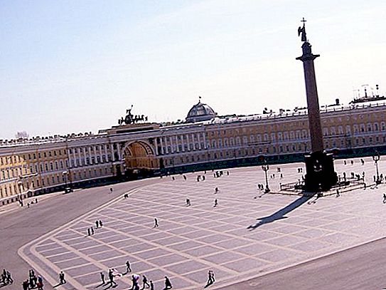 İskenderiye Sütunu. St.Petersburg manzaraları