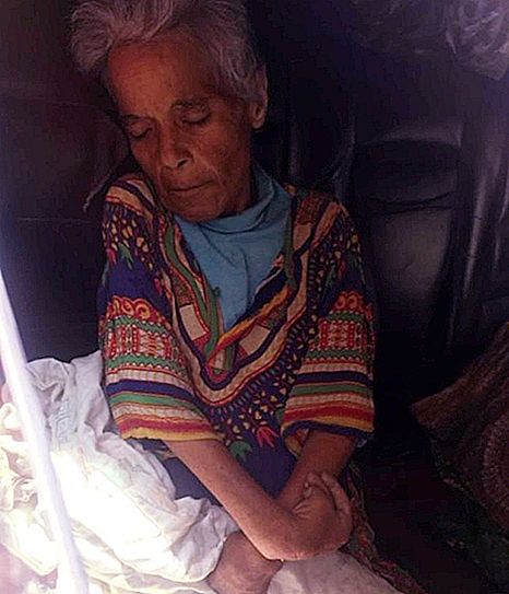 En hemlös kvinna bad i allmänhet på gatan i många år. Efter hennes död visade det sig att hon hela tiden var miljonär